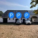 Landligt Ophold Pa Midtgard *
